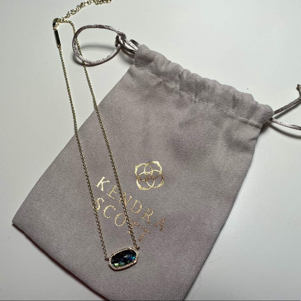 elisa gold pendant necklace